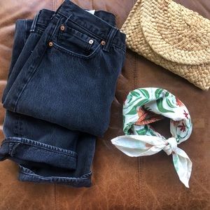 Black Vintage Levi’s Mom Jeans *high waist*